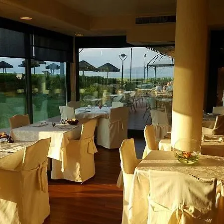 Yachting Mistral 3*