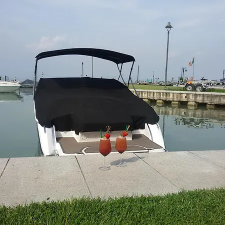 Yachting Mistral 3* 시르미오네