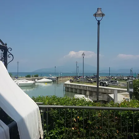 Yachting Mistral 시르미오네