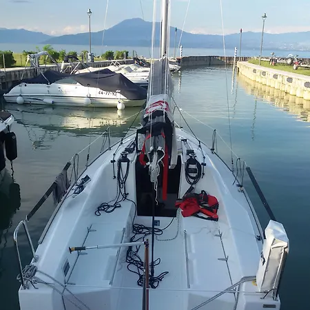 Yachting Mistral
