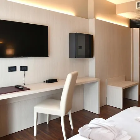 호텔 Yachting Mistral 3*