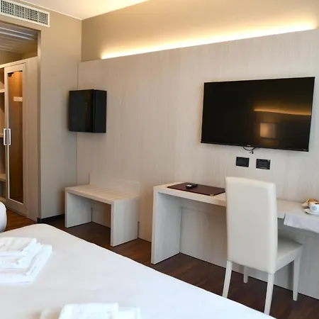 Yachting Mistral