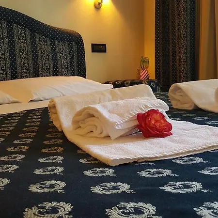 Yachting Mistral 3* Сірміоне